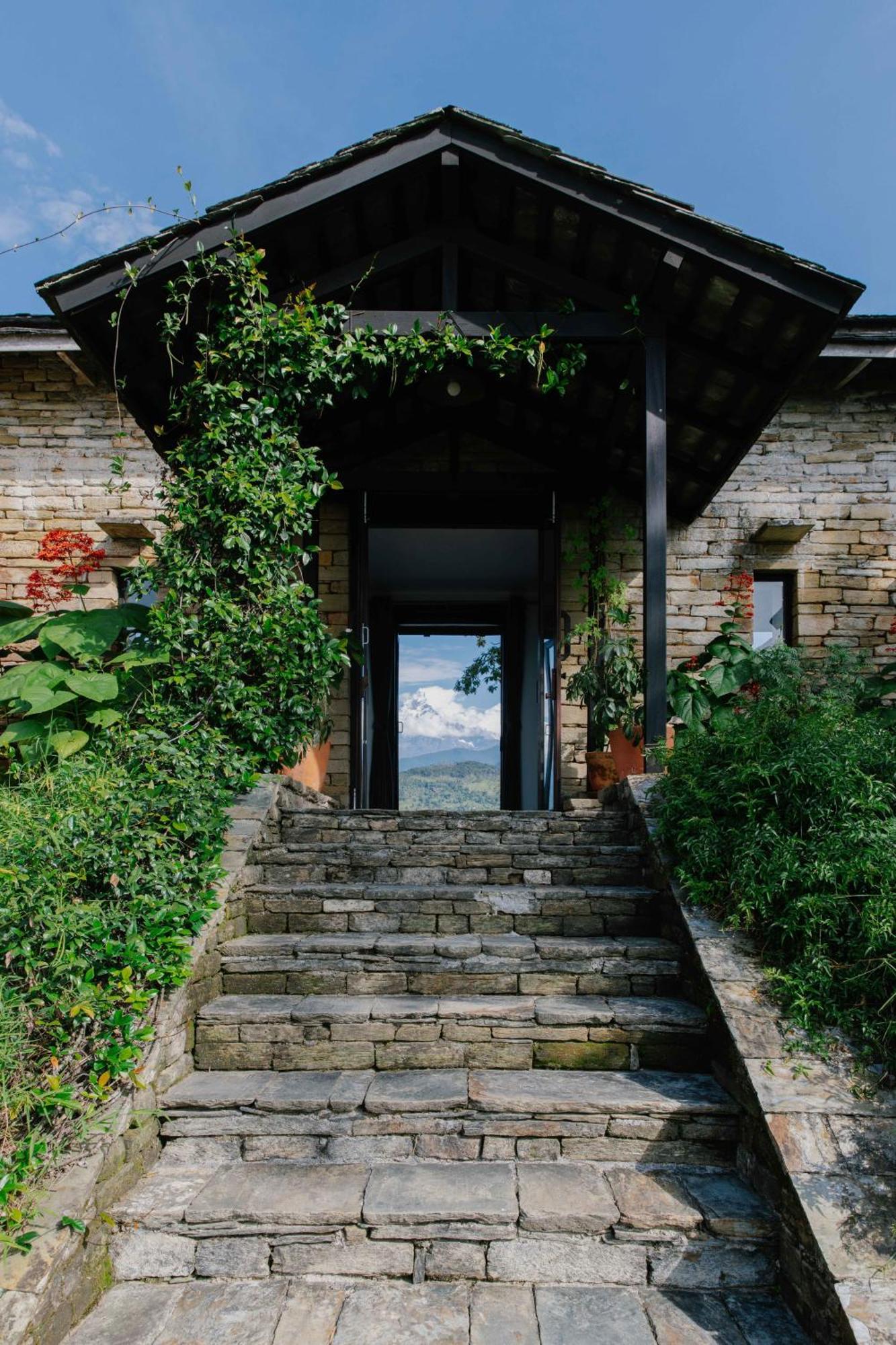 Tiger Mountain Pokhara Lodge Bagian luar foto