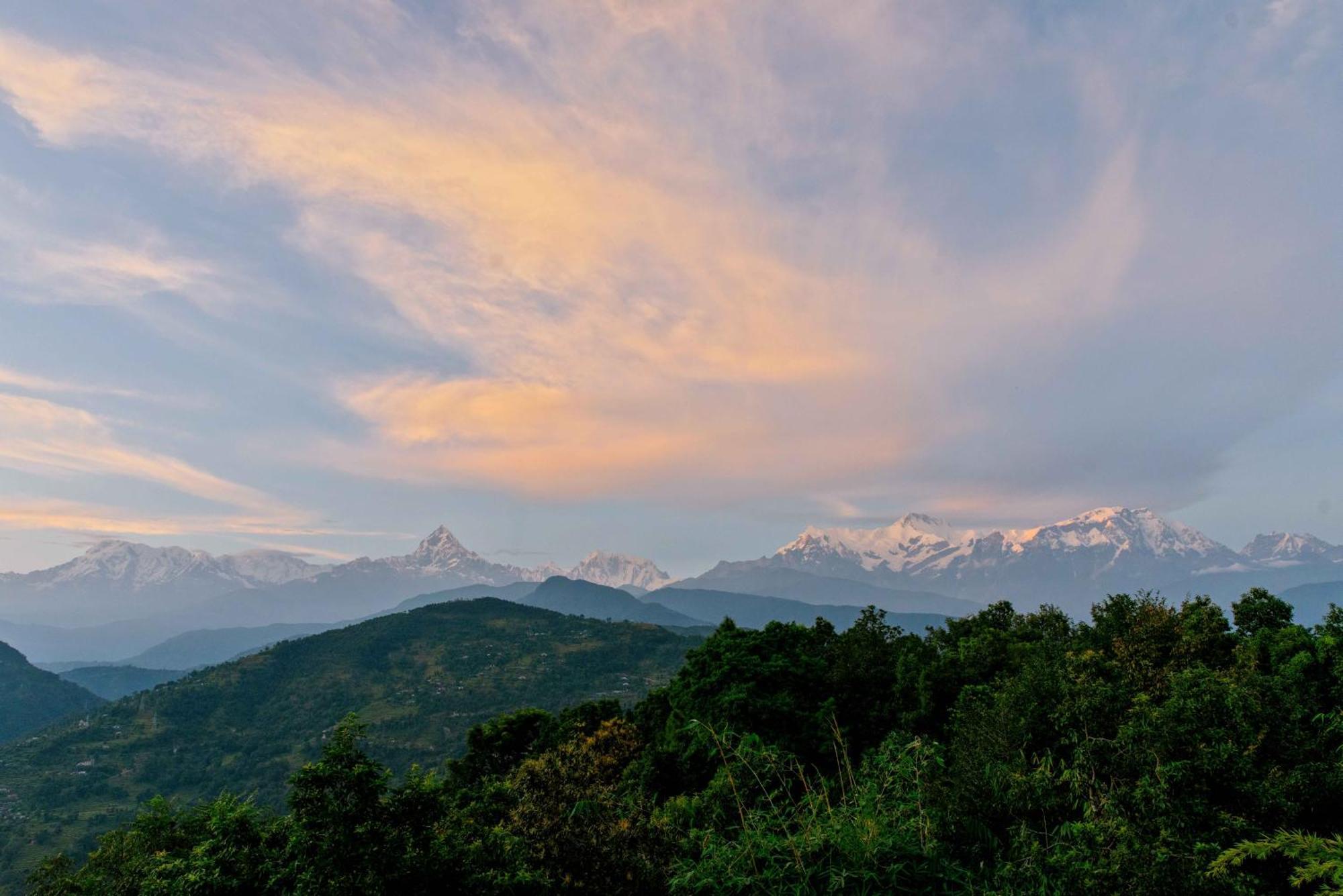 Tiger Mountain Pokhara Lodge Bagian luar foto