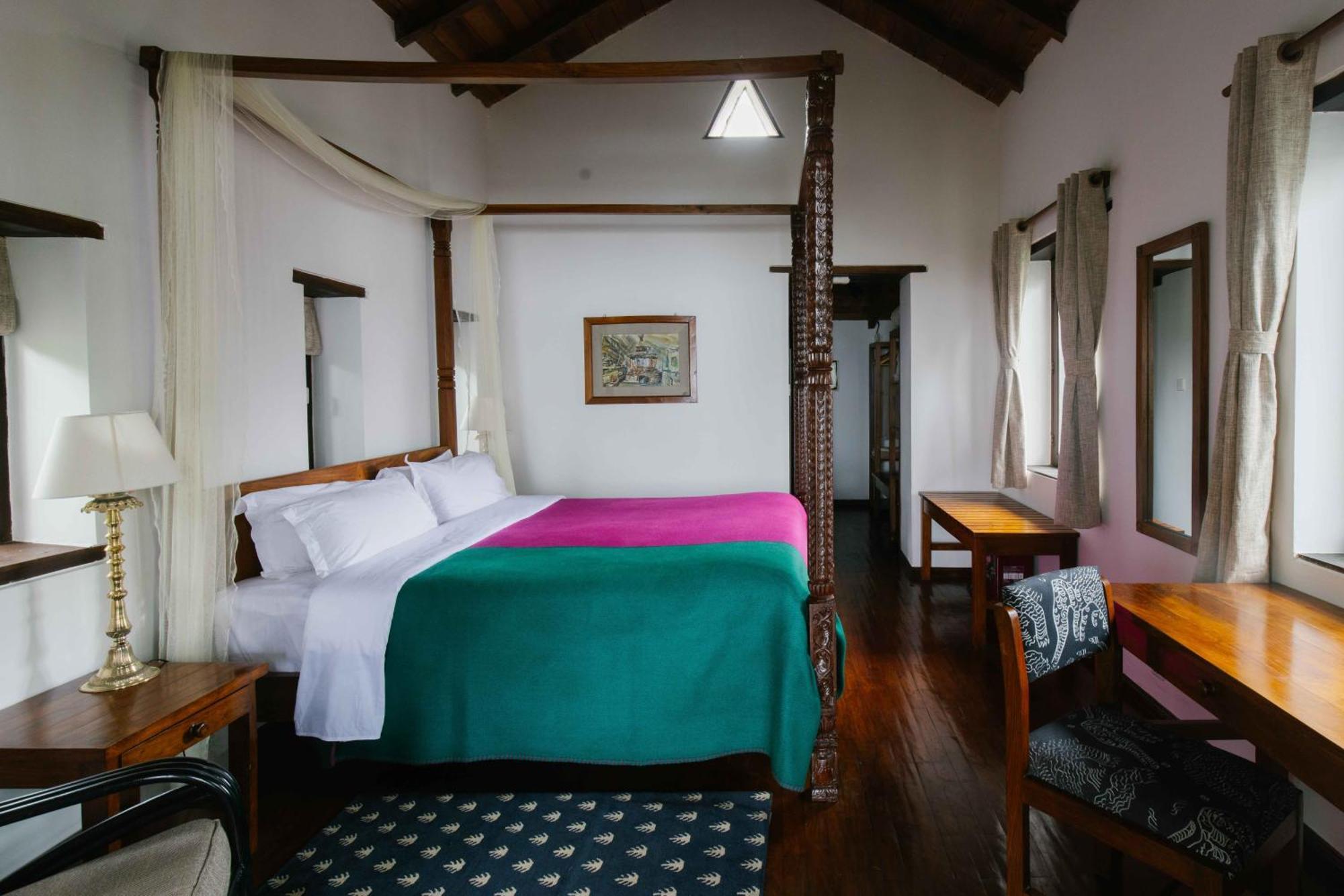 Tiger Mountain Pokhara Lodge Bagian luar foto