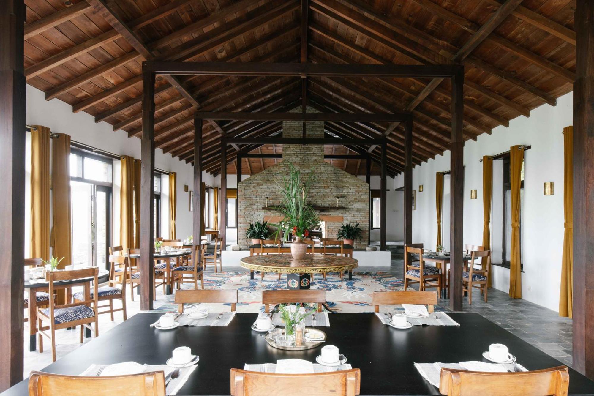 Tiger Mountain Pokhara Lodge Bagian luar foto