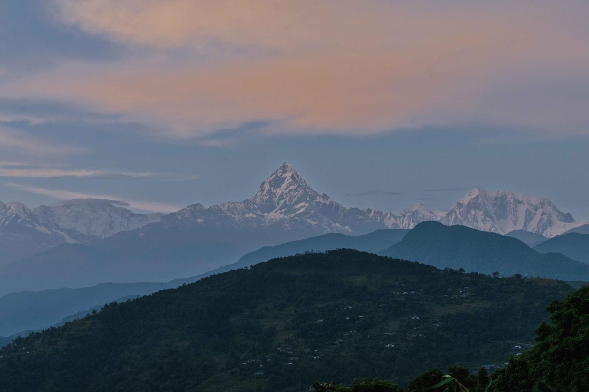 Tiger Mountain Pokhara Lodge Bagian luar foto